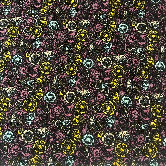 LuLaRoe Women’s Cassie Pencil Skirt/Size: L /Color: Multi Floral Print (NWT) - Picture 4 of 7